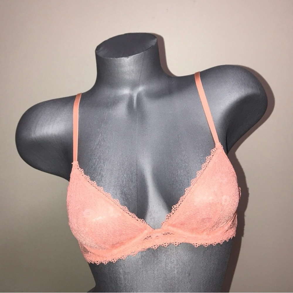 Victoria’s Secret Bralette Bra Daisy Lace Underwire Unlined Size XSmall.NWT